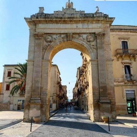 Villa Piccola Casetta In Pieno Centro à Noto Extérieur photo